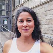 Professora de Língua portuguesa licenciada em Letras atuante no ensino de idiomas